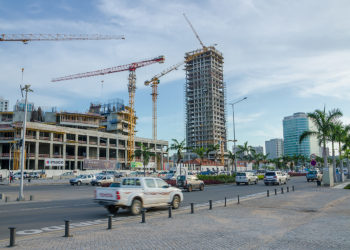 Construção de edifícios modernos em Luanda que obedeceram ao planeamento urbanístico