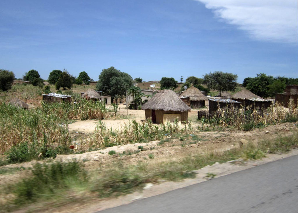 A cubata está em segundo lugar no tipo de habitação usado pelos agregados familiares, com 12,5% do total