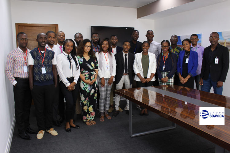 Os 19 finalistas recrutados e em formação no quadro do Programa Talentos Angola