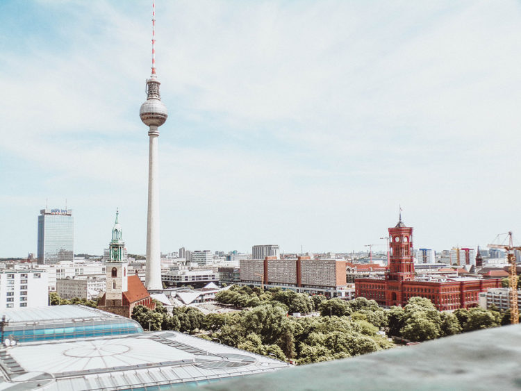 Vista aérea da Alexanderplatz, em Berlim (Foto de Niki Nagy / Pexels)