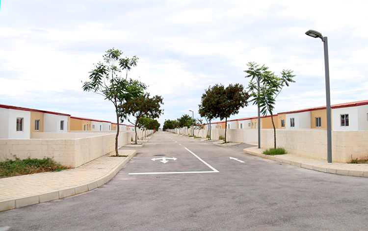 Casas da centralidade de Quilemba (Foto Arão Martins / JAIMAGENS)