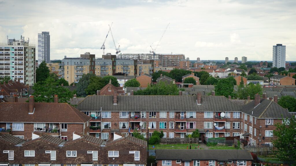 Taxa de juro no crédito para compra de habitação em níveis elevados (Foto Mike Bird/ Pexels)