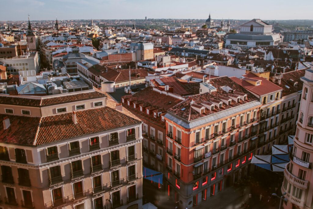 Dados revelam que o Porto está a consolidar-se como alternativa ao mercado lisboeta (Foto Pexels/Luis Quintero)