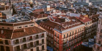 Dados revelam que o Porto está a consolidar-se como alternativa ao mercado lisboeta (Foto Pexels/Luis Quintero)