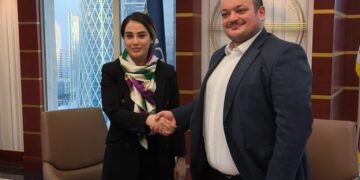 Fernando Fraga com Mahsa Baggeri, em Doha, na assinatura do contrato como Country Manager (Foto JTA)